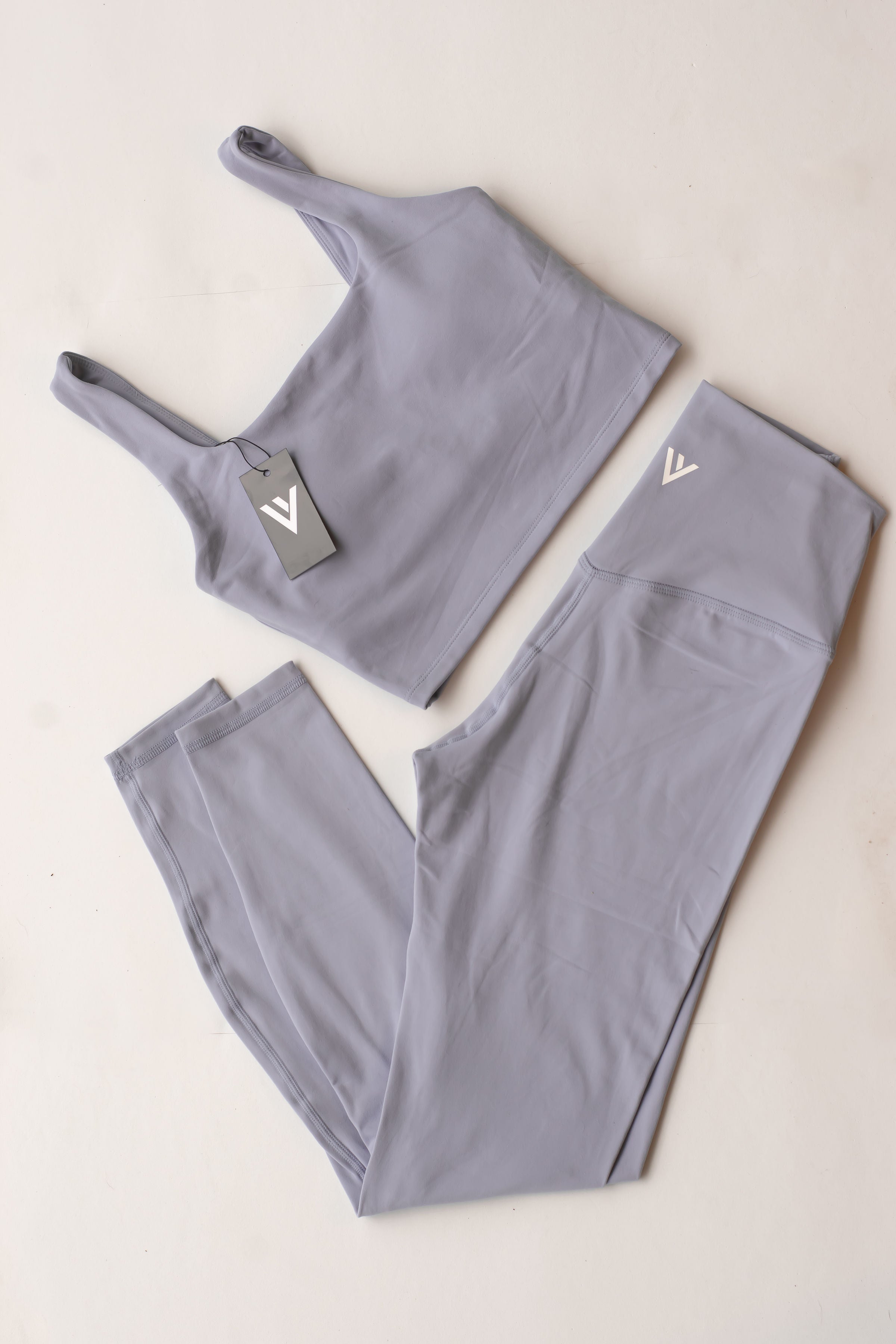 Esencial gris